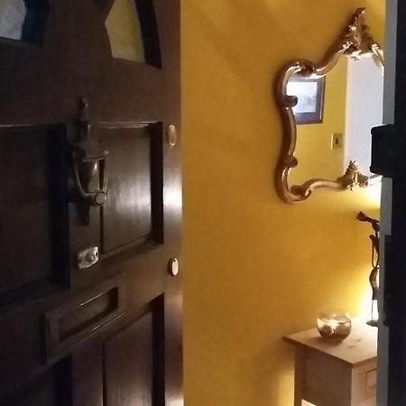 Edinburgh Two Bedroom Apartment With Free Side Street Parking 24 Hours 외부 사진