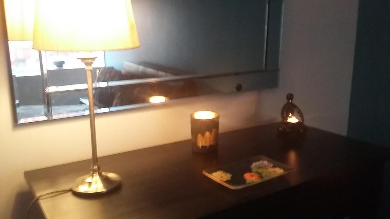 Edinburgh Two Bedroom Apartment With Free Side Street Parking 24 Hours 외부 사진