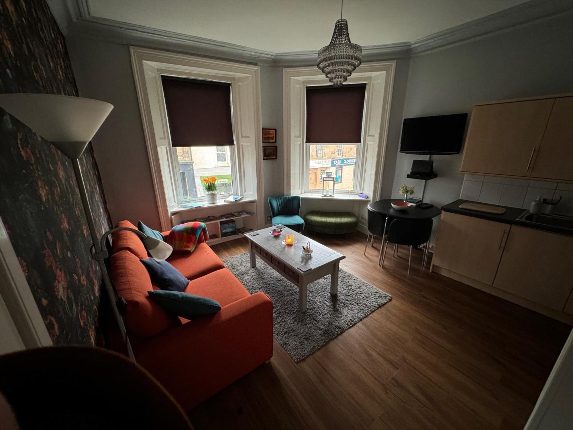Edinburgh Two Bedroom Apartment With Free Side Street Parking 24 Hours 외부 사진