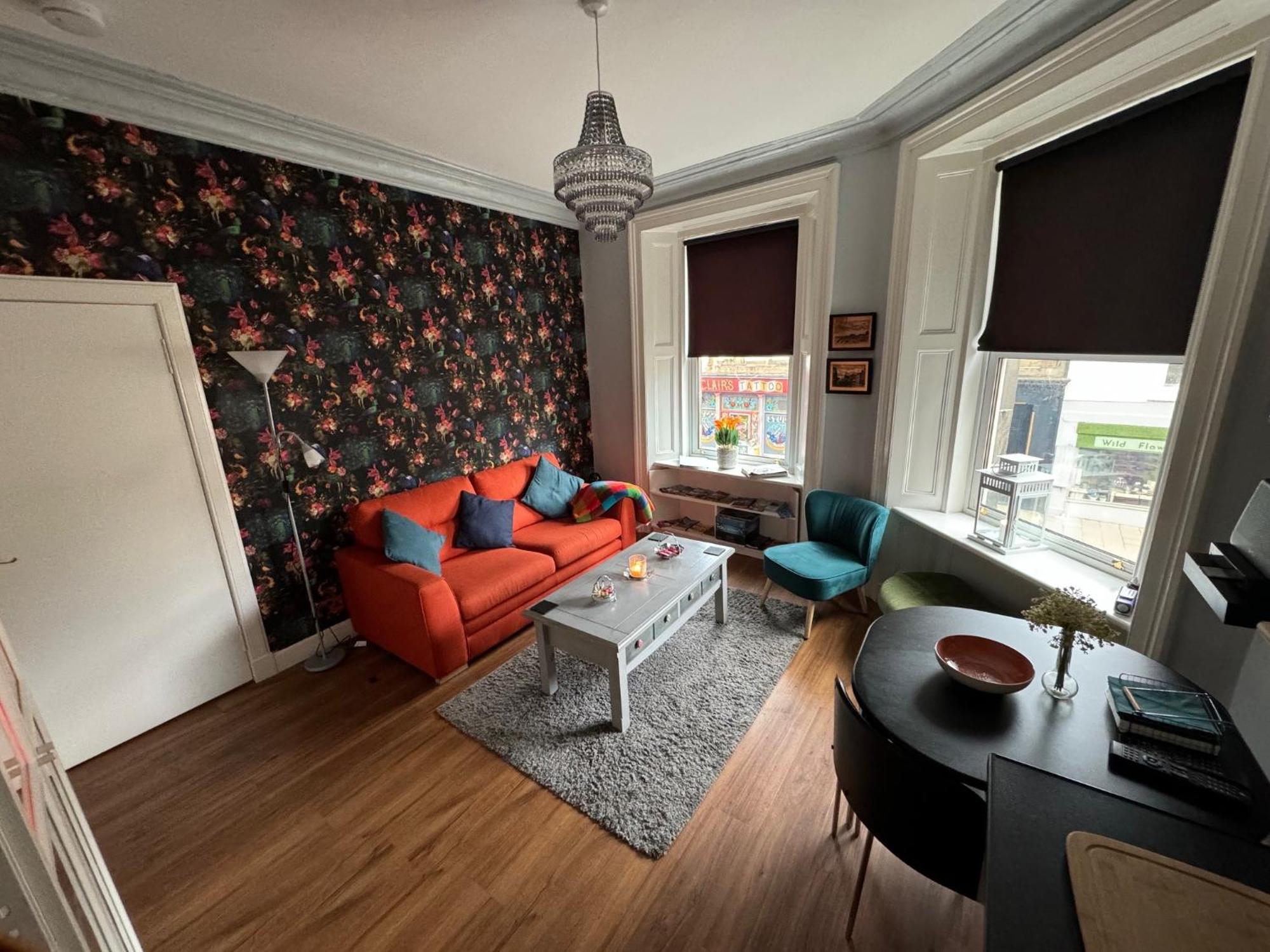 Edinburgh Two Bedroom Apartment With Free Side Street Parking 24 Hours 외부 사진